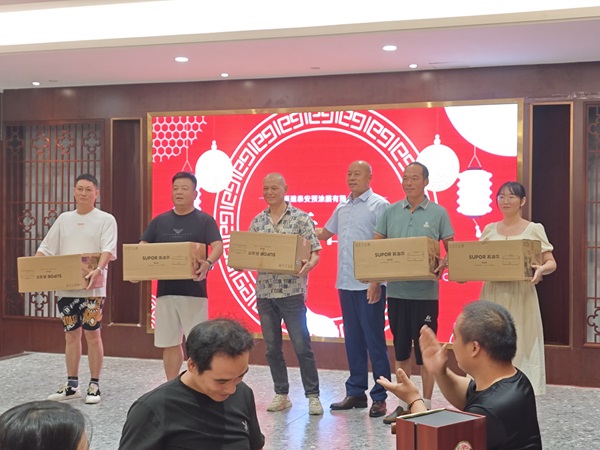 Fujian Taian Lamination Film Co., Ltd. Банкет за събиране на Фестивала в средата на есента, ново пътуване.